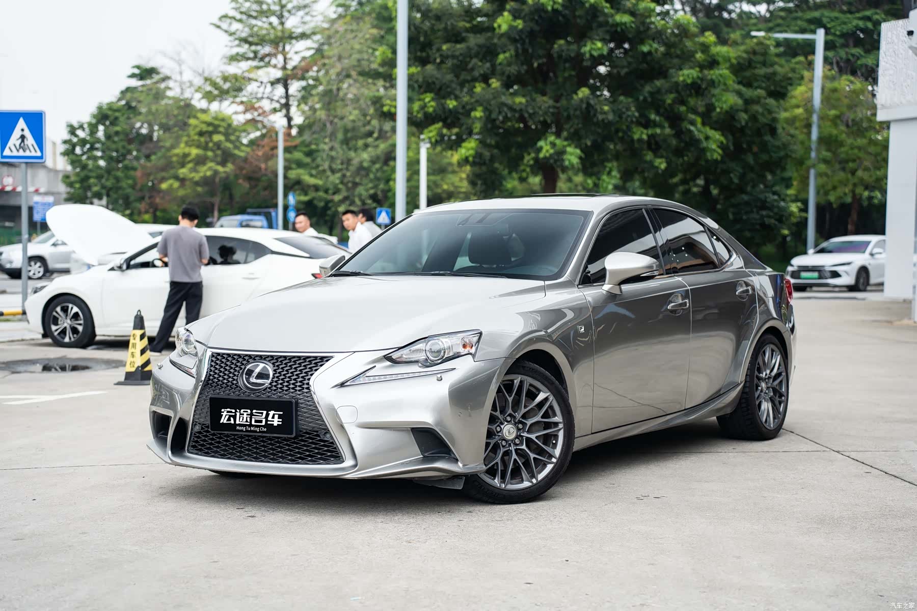 Lexus IS