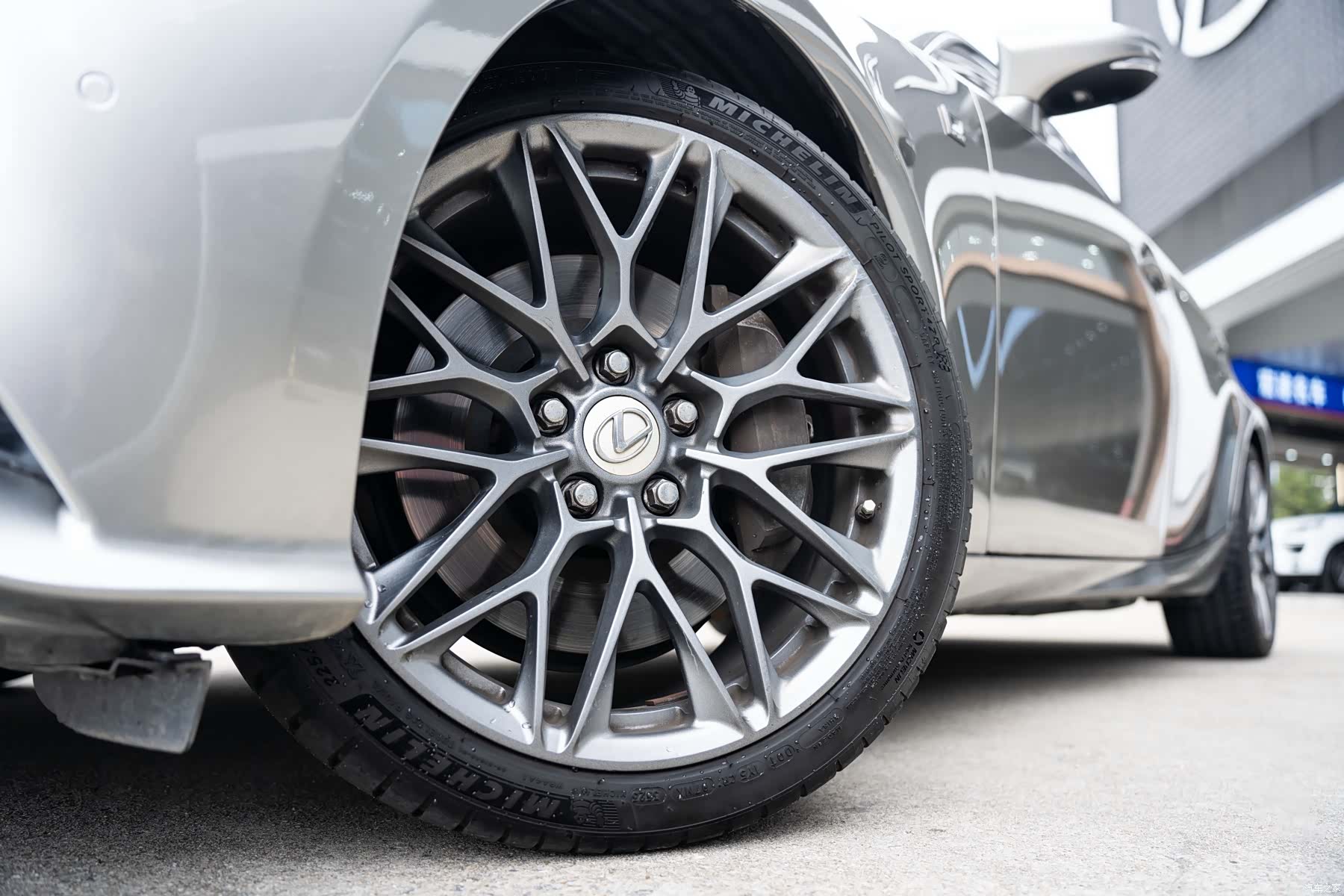 Lexus IS, 2016 7