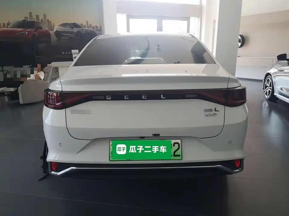 Geely Emgrand L HiP Geely Emgrand L HiP