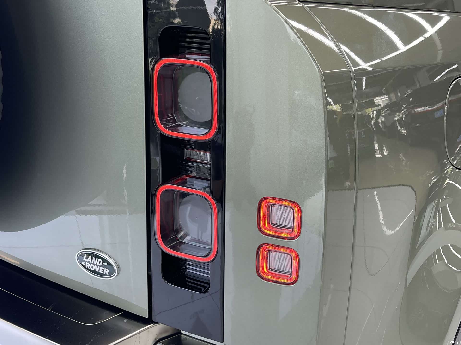 Land Rover Defender, 2021 21