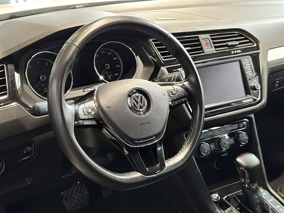 Volkswagen Tiguan L