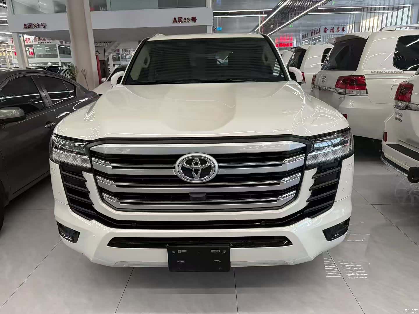 Toyota Land Cruiser, 2023 1