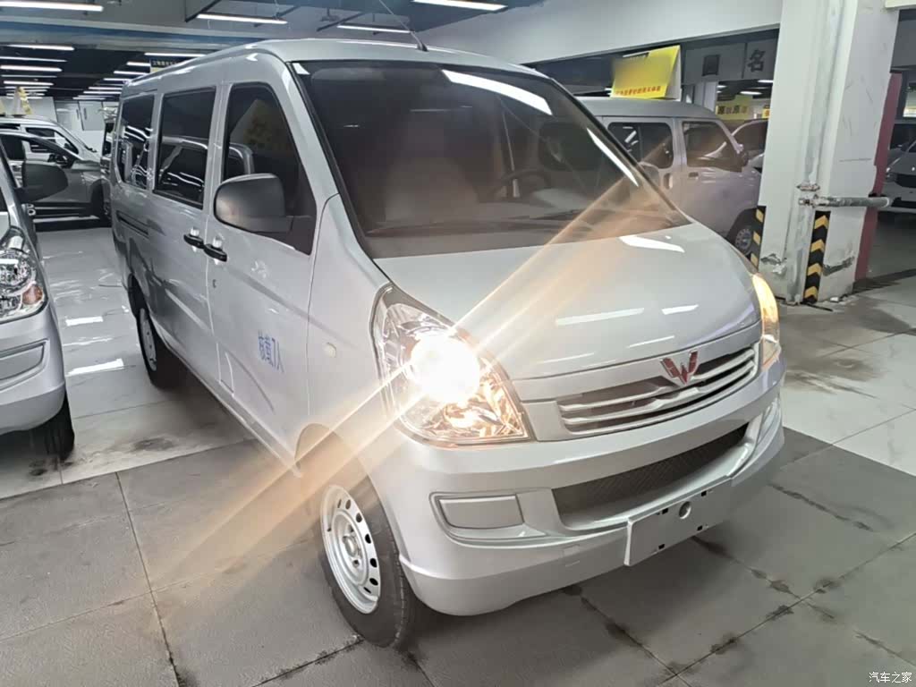 Wuling S, 2022 4