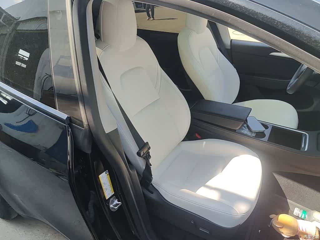 Tesla Model Y, 2022 25