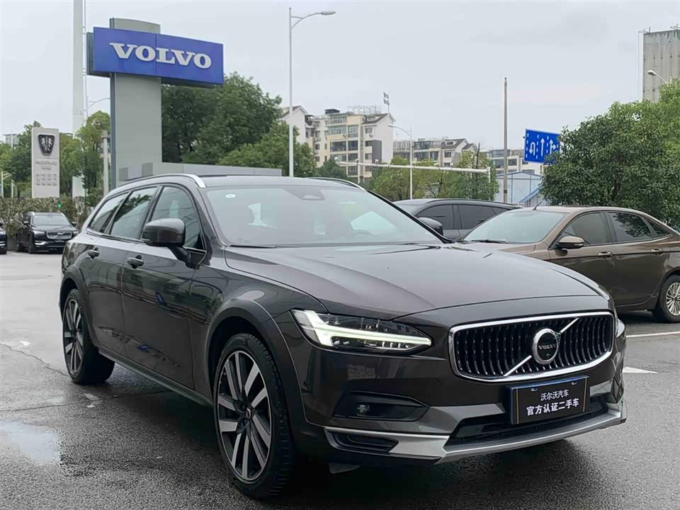 Volvo V90