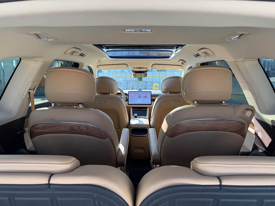 AITO Ask the world M7