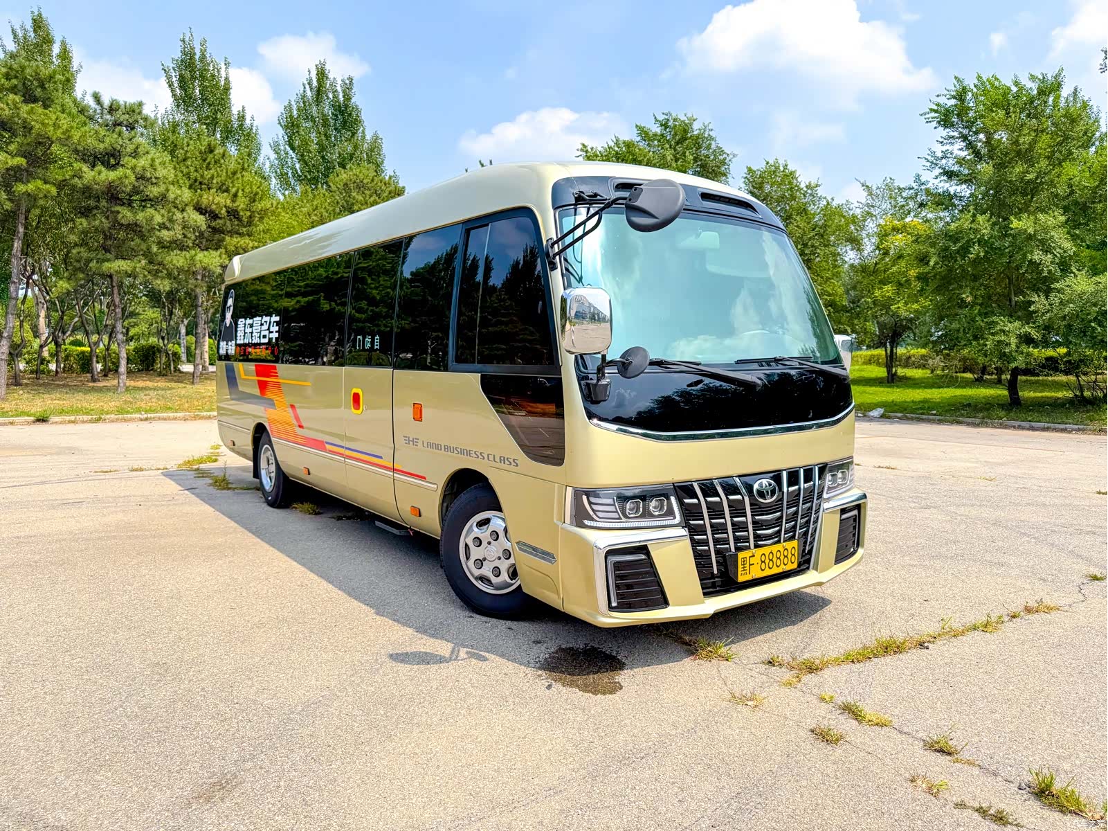 Toyota Coaster, 2018 4