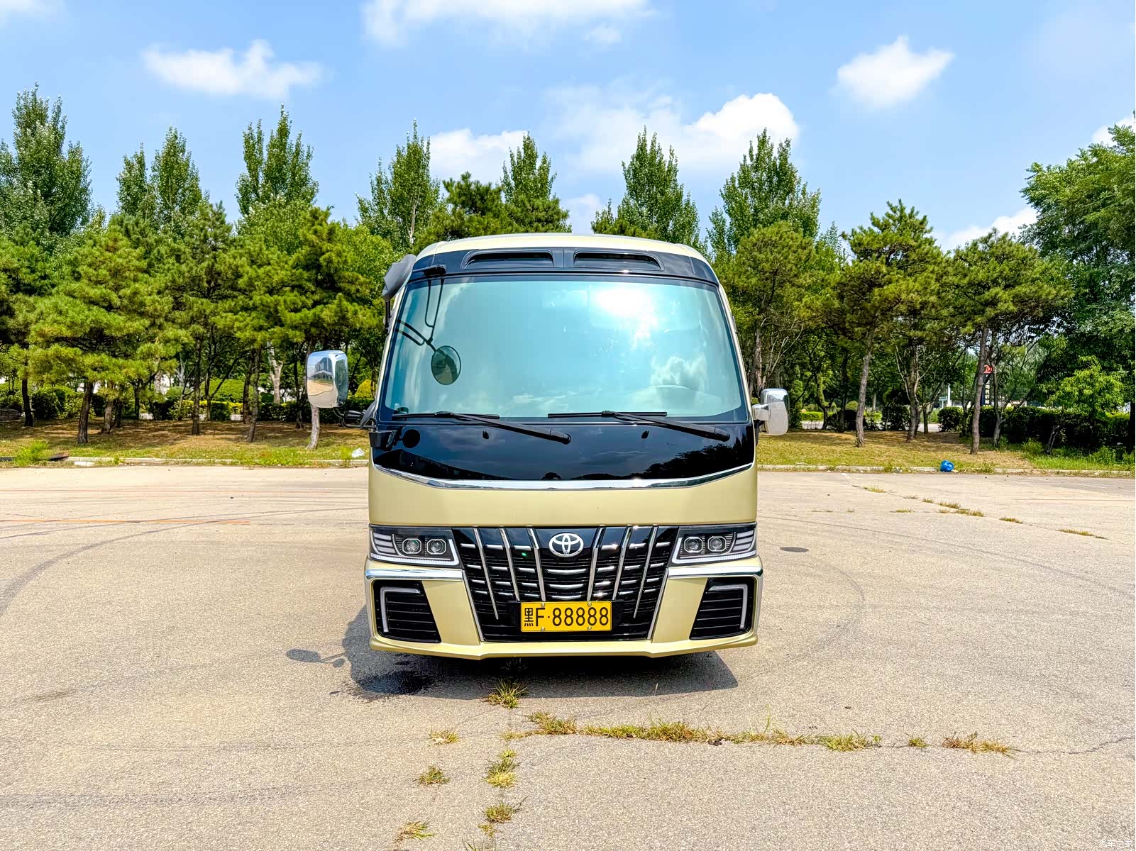 Toyota Coaster, 2018 3