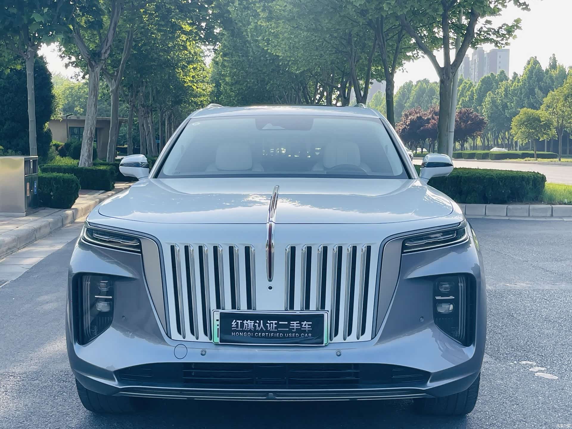 Hongqi E-HS9, 2023 2