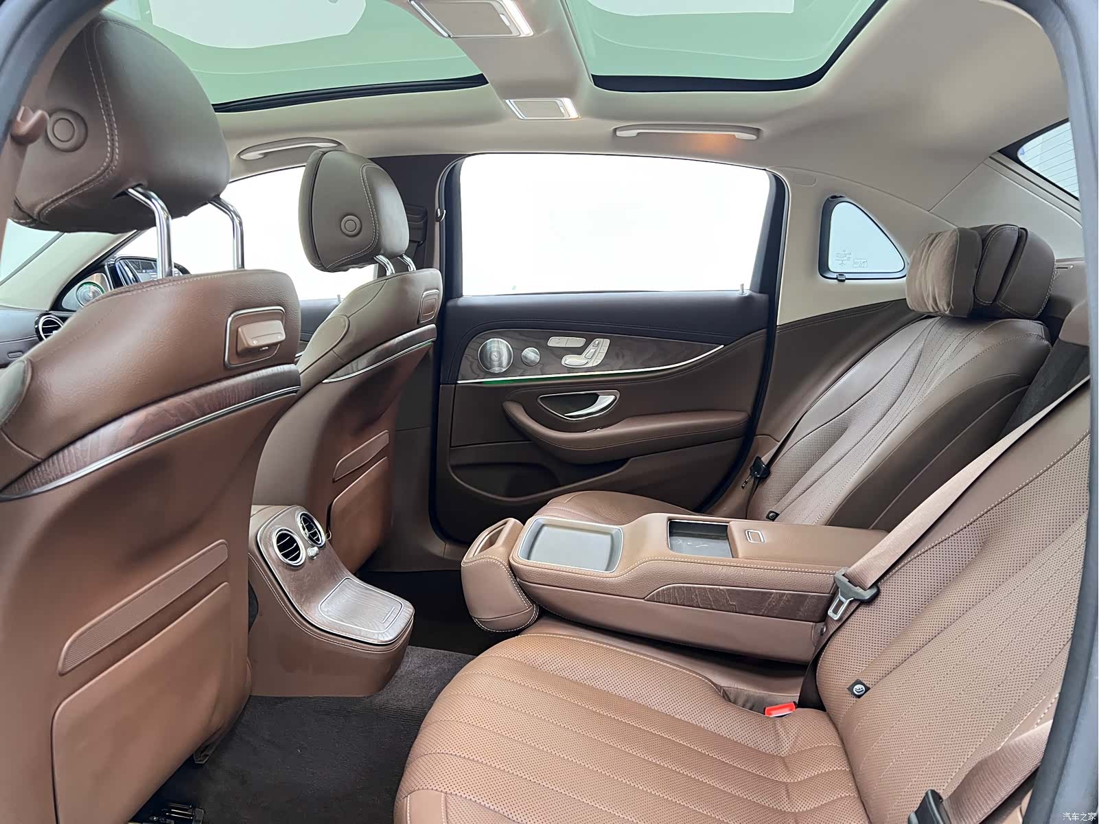 Mercedes-Benz E-Class, 2021 19