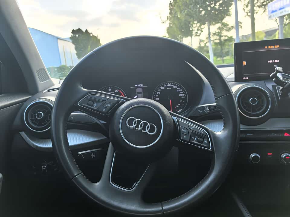 Audi Q2L Audi Q2L