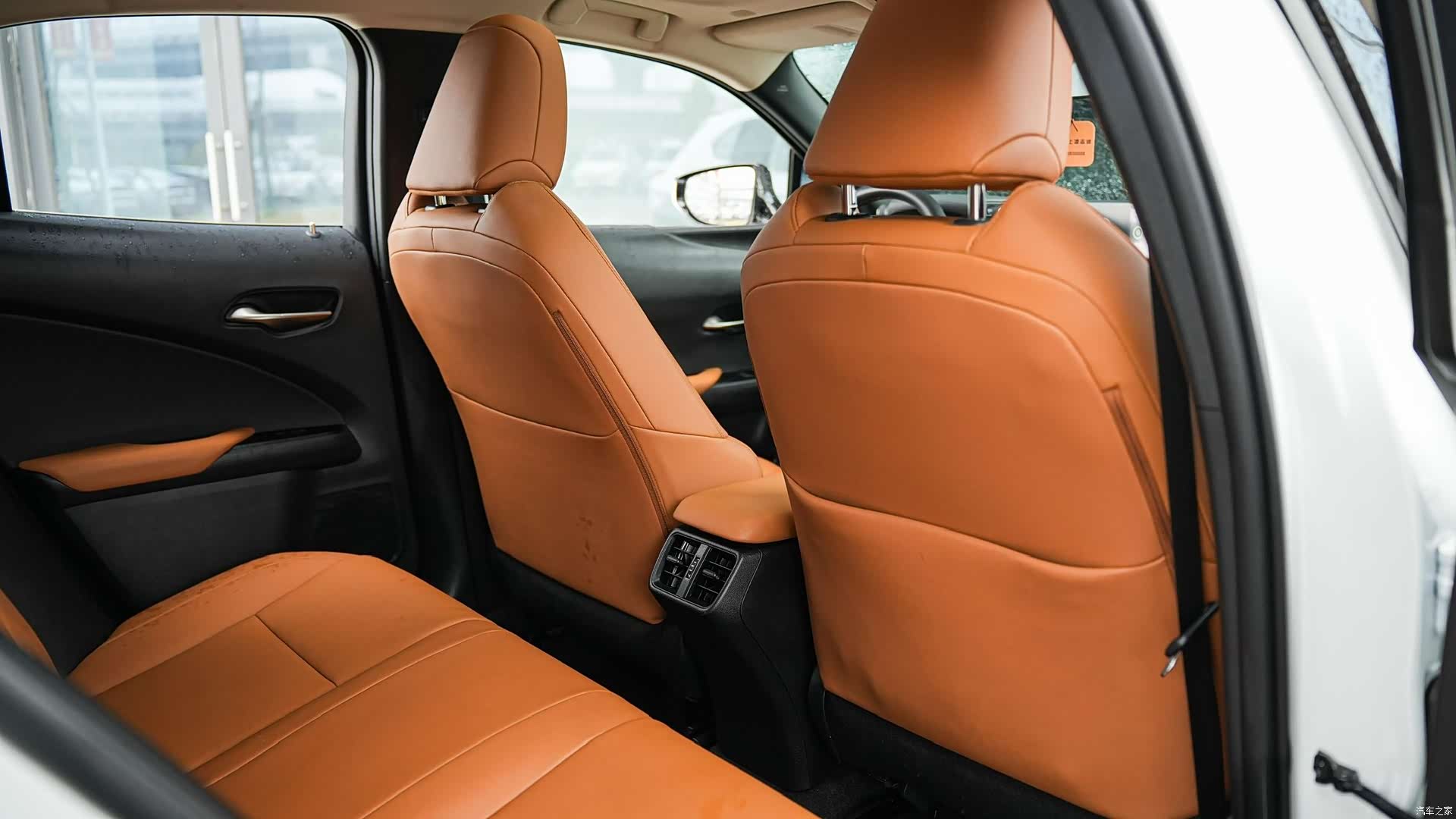 Lexus UX, 2021 13