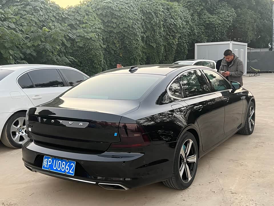 Volvo S90