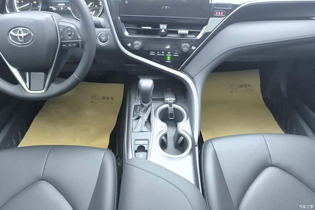 Toyota Camry, 2023 16