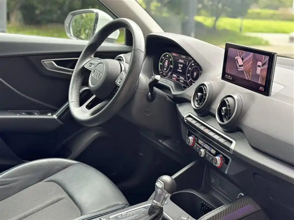 Audi Q2L Audi Q2L