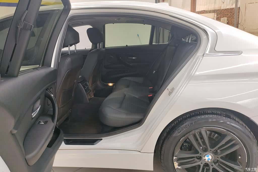 BMW 3 Series, 2017 11