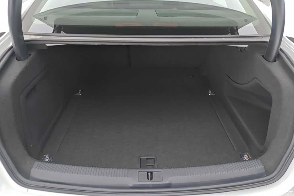 Audi A4L, 2016 4