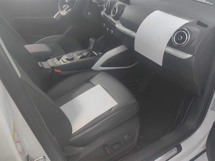 Audi Q2L Audi Q2L