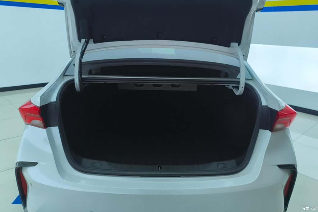Buick Verano, 2024 4