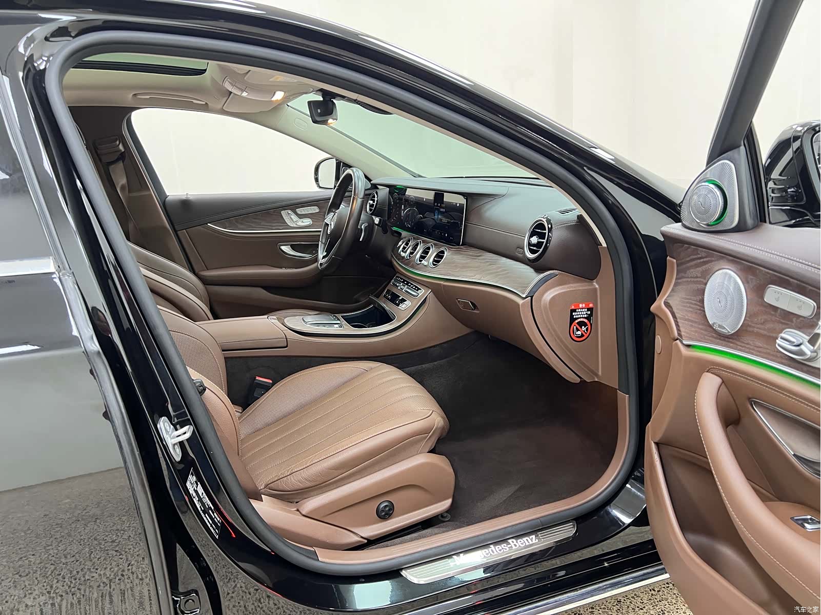 Mercedes-Benz E-Class, 2021 32
