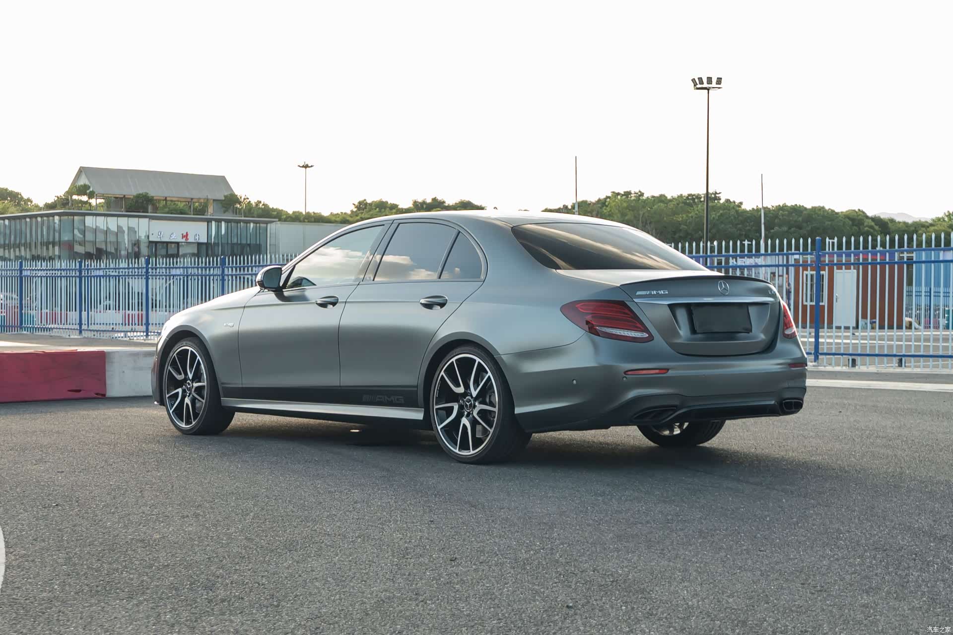 Mercedes-Benz E-Class, 2018 8