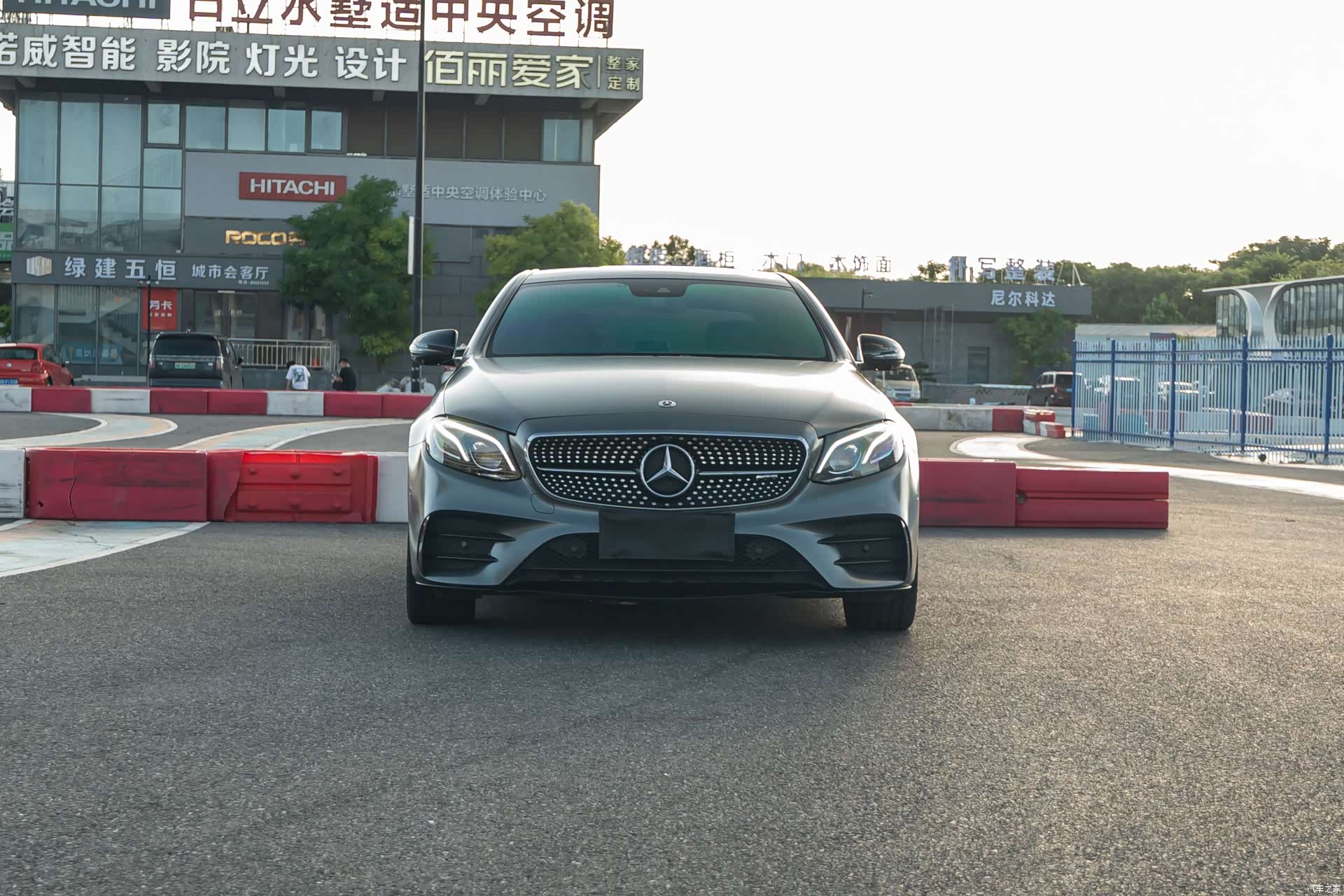 Mercedes-Benz E-Class, 2018 7