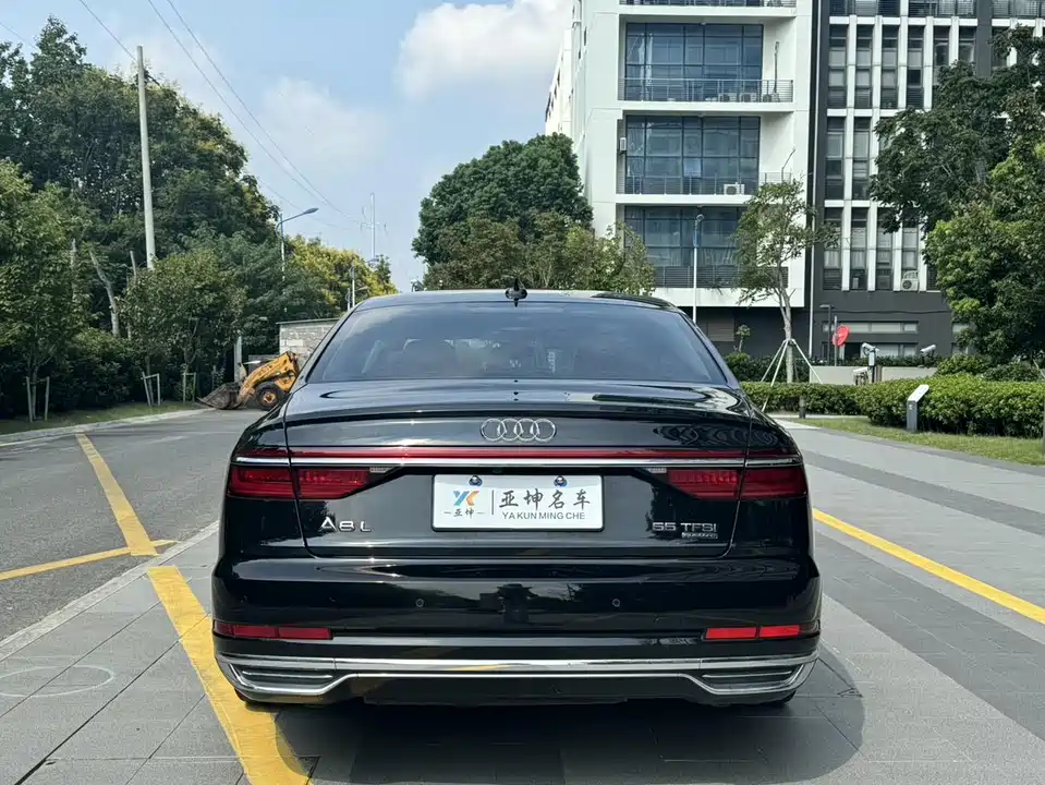 Audi A8