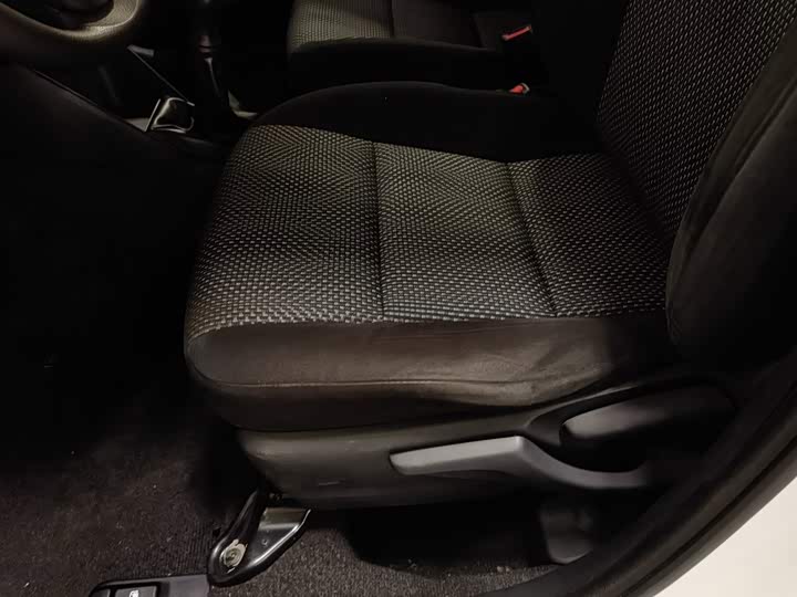 Toyota Vios 2014 1.5L МКПП zhi zhen ban