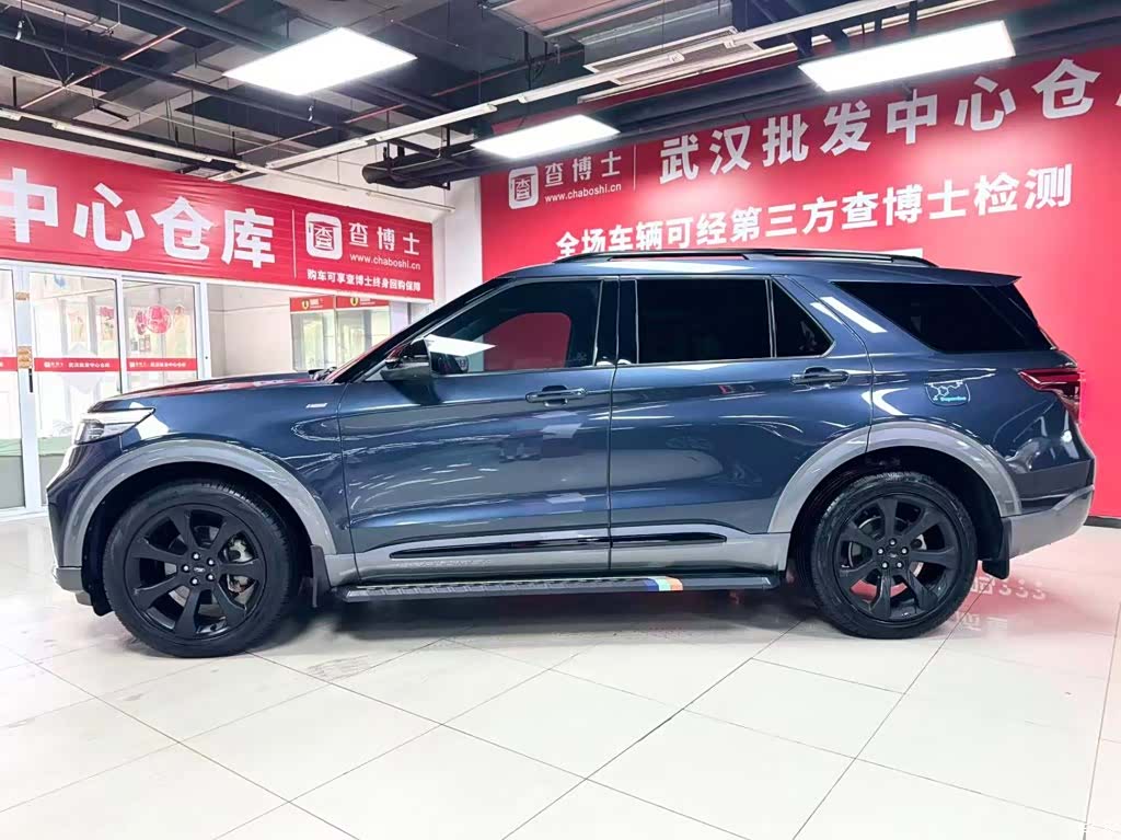 Ford Explorer, 2023 4