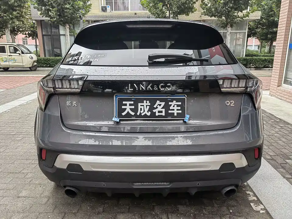 Lynk & Co 02