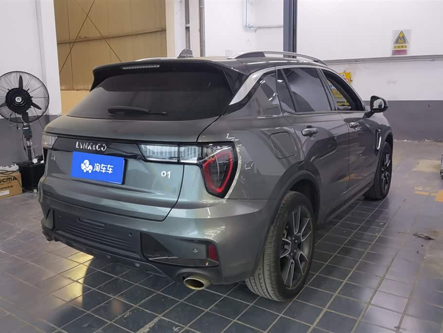 Lynk & Co 01