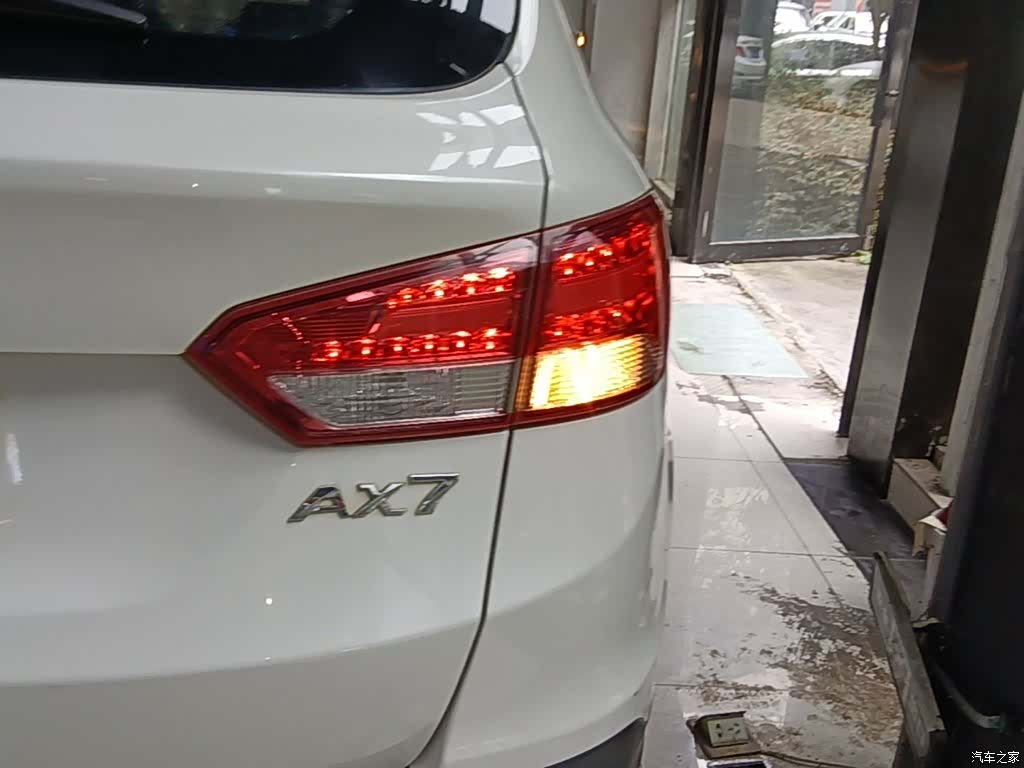 DongFeng AX7, 2015 8