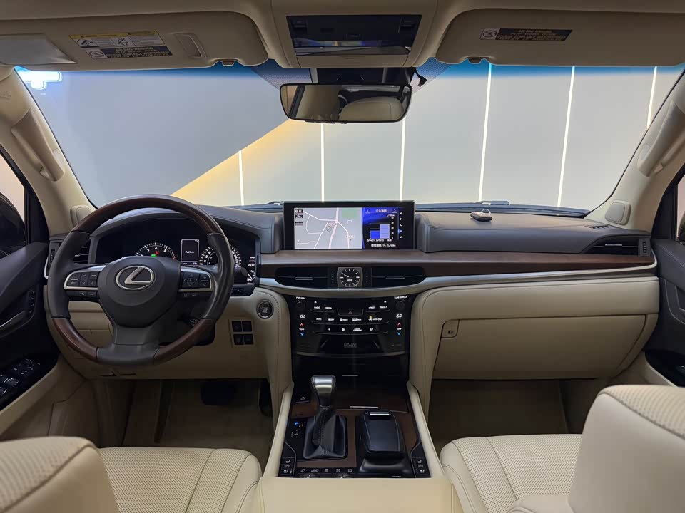 Lexus LX