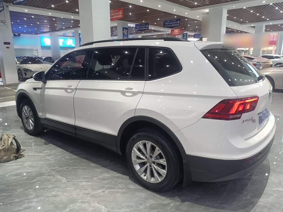 Volkswagen Tiguan L