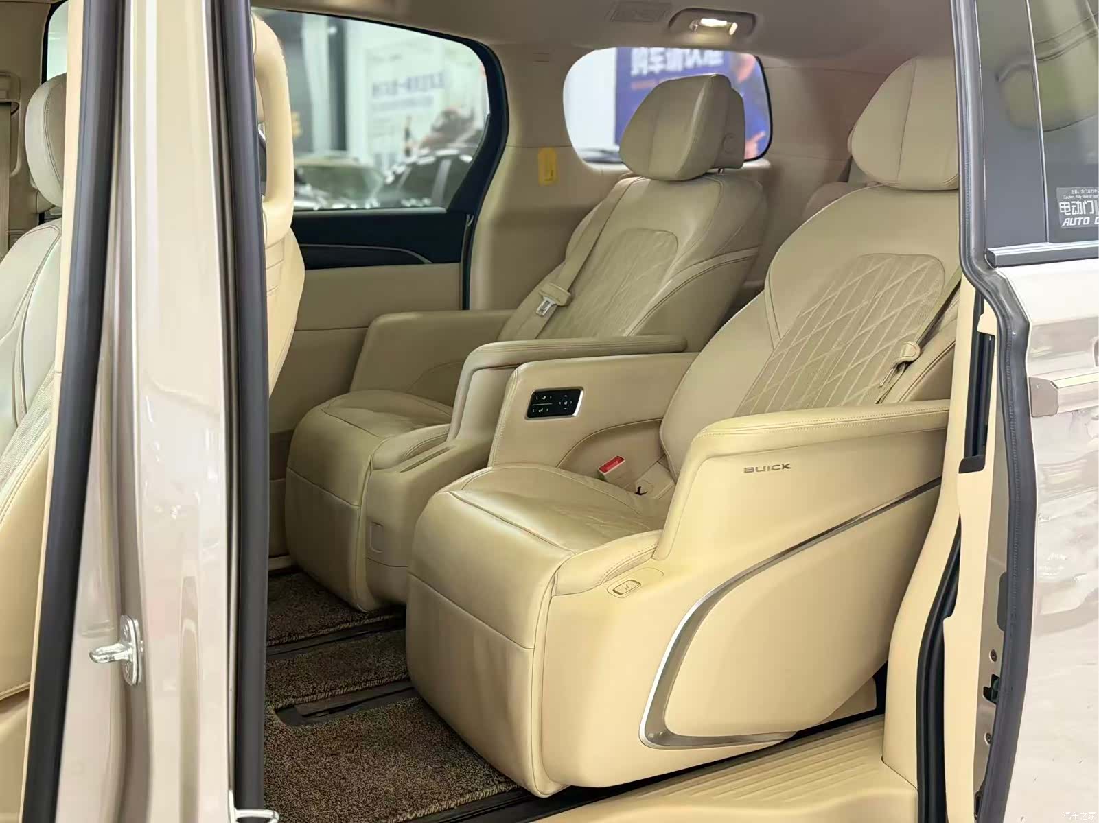 Buick GL8, 2023 все фото