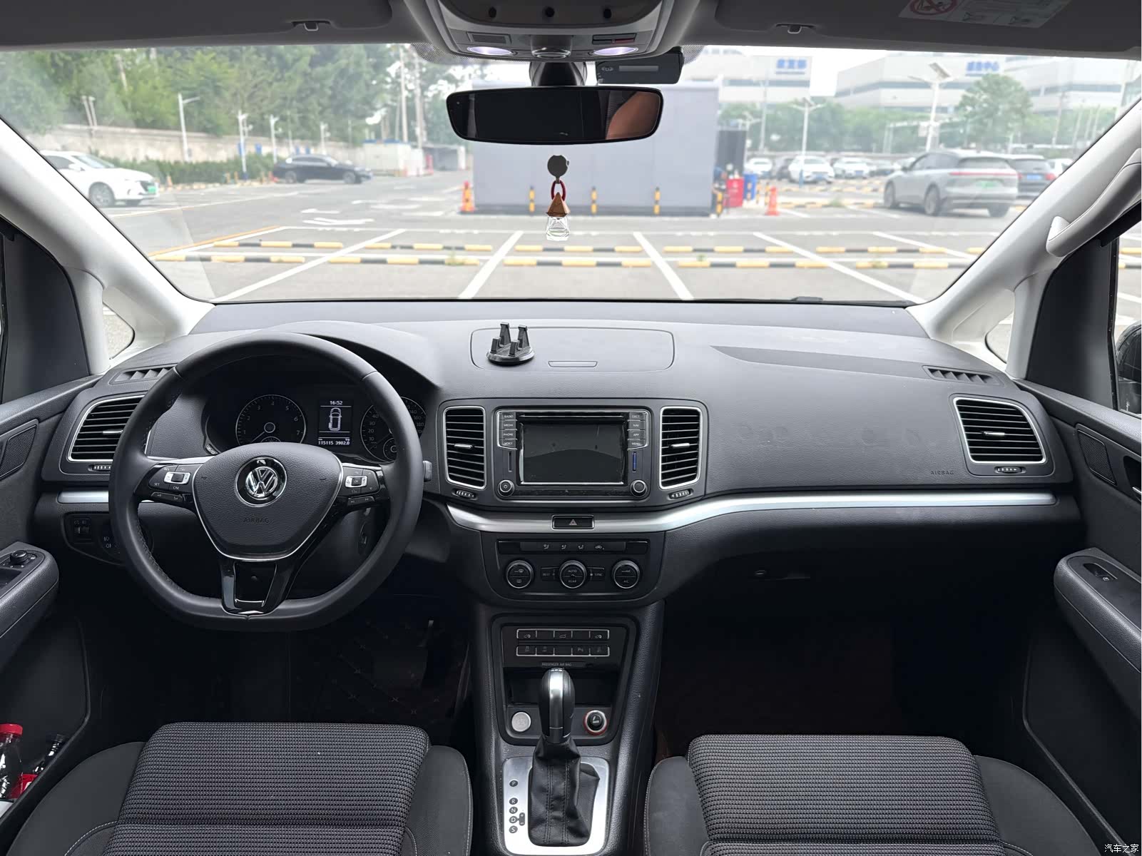 Volkswagen Xia, 2019 10