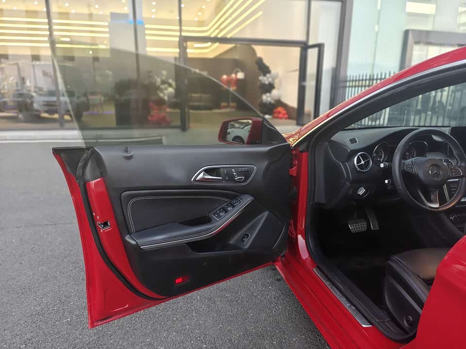 Mercedes-Benz CLA