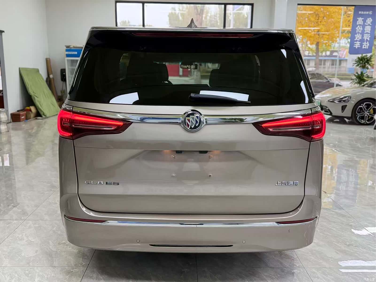 Buick GL8, 2023 9