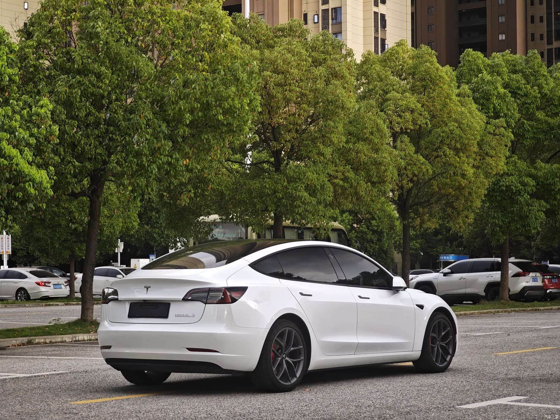 Tesla Model 3, 2022 7