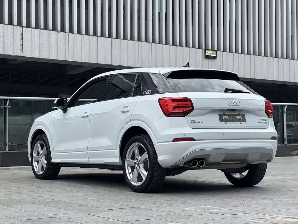 Audi Q2L
