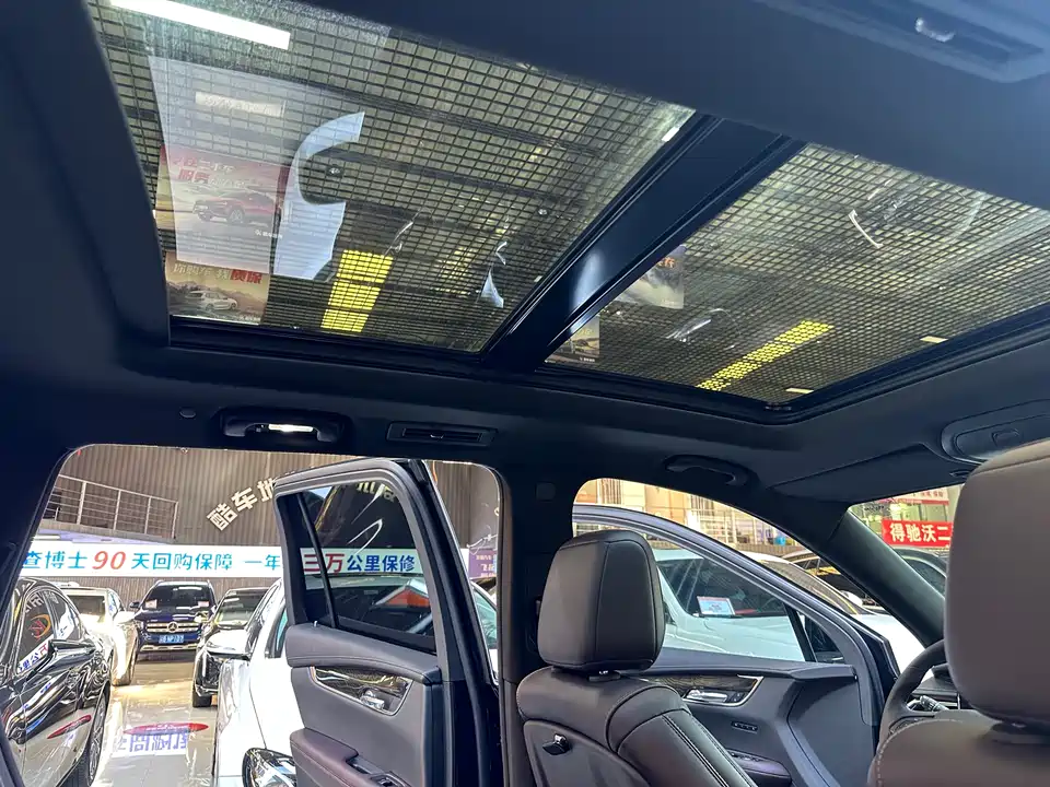 Cadillac XT6