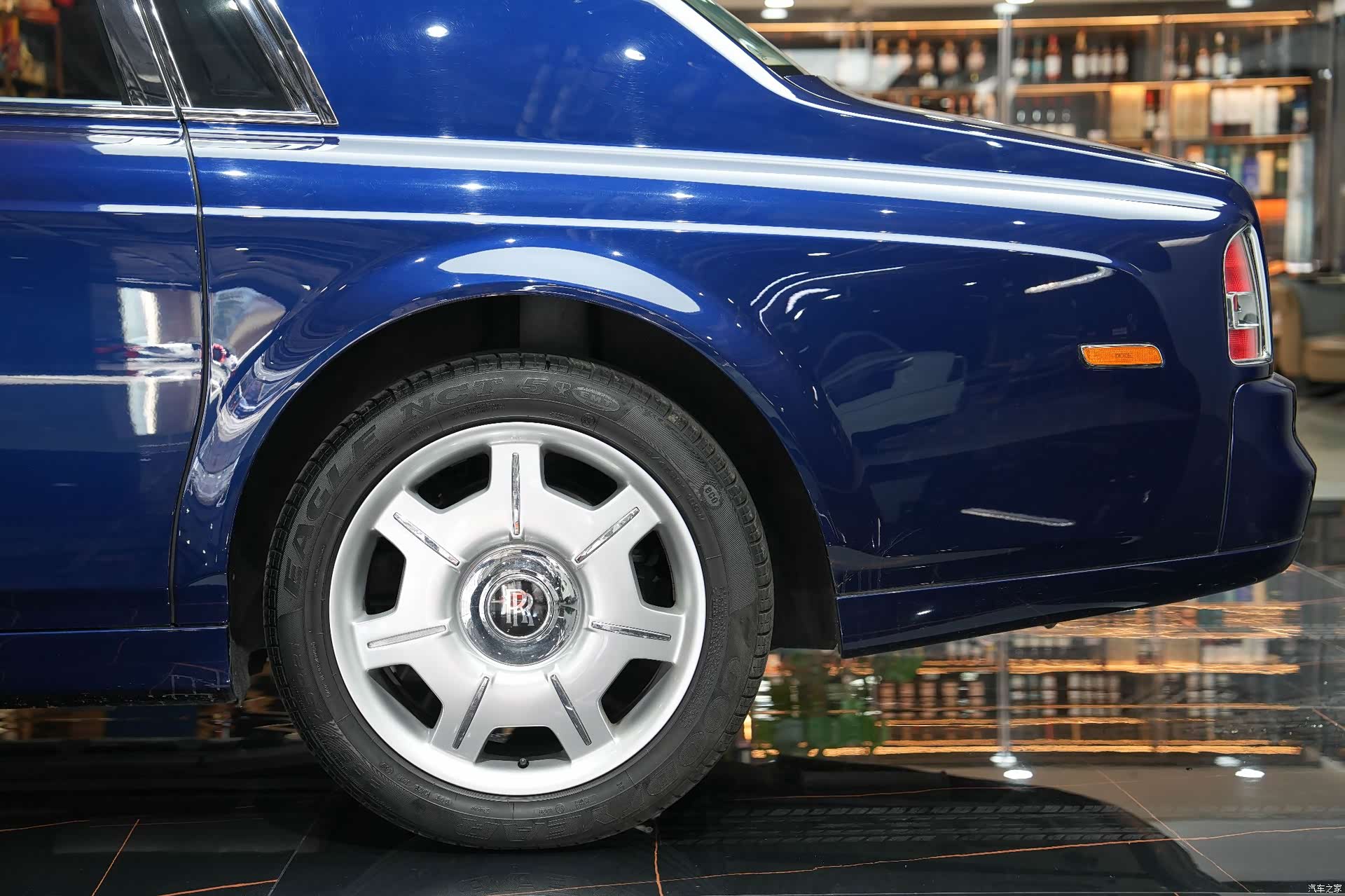 Rolls-Royce Phantom, 2008 9