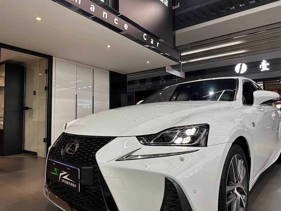 Lexus IS 2018, фото 21