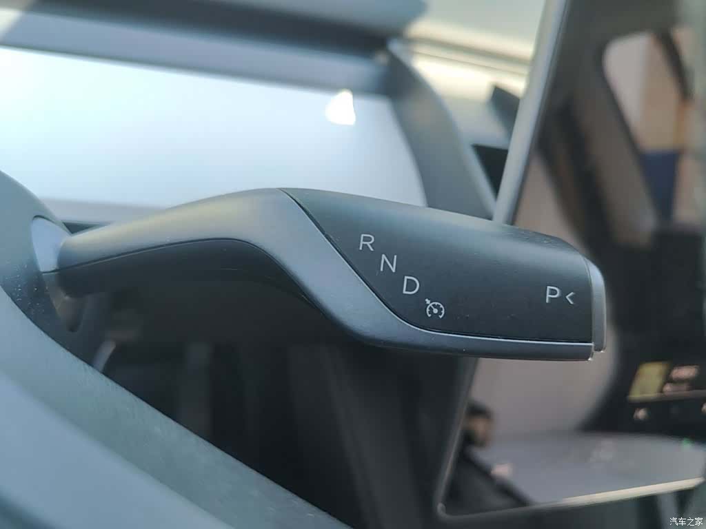 Tesla Model Y, 2022 14