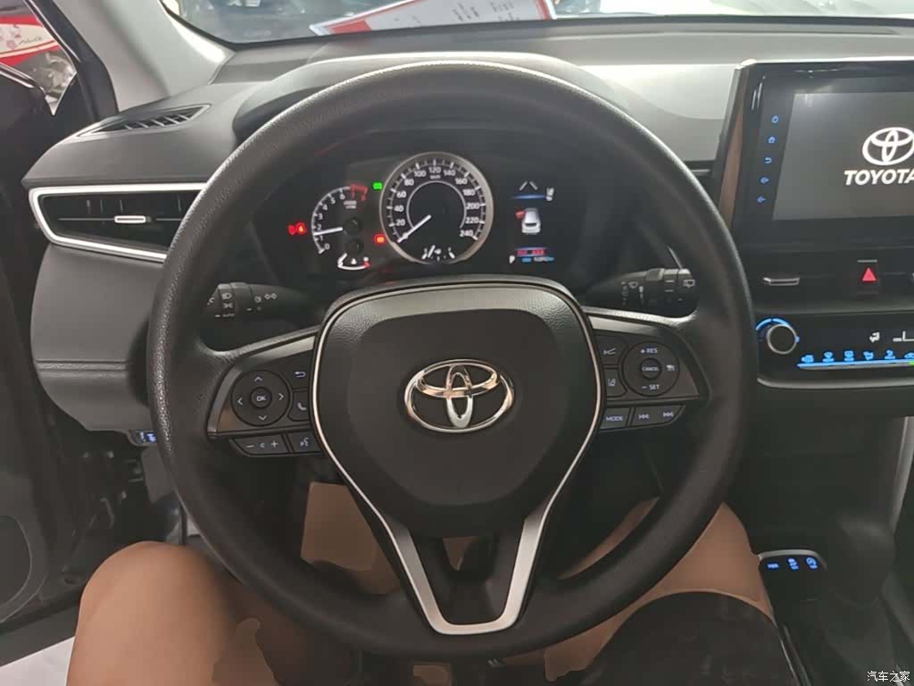 Toyota Frontlander, 2023 11