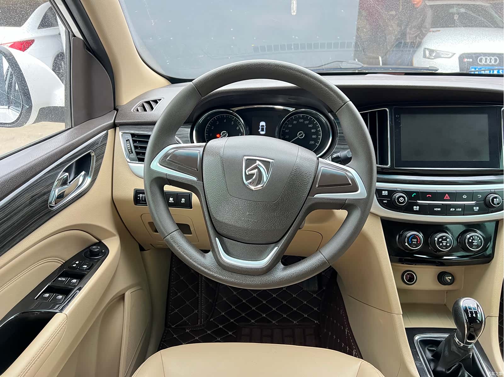Wuling 730, 2018 16