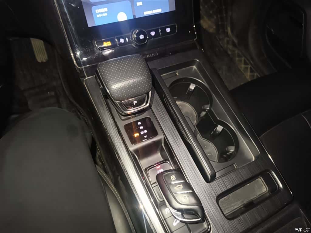 Roewe RX5, 2022 14