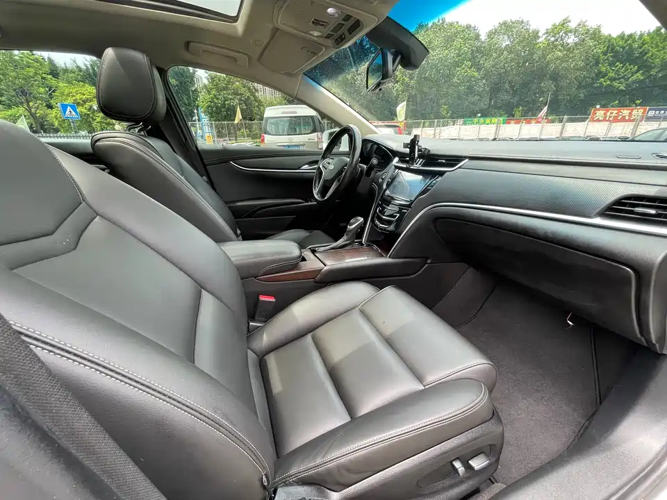 Cadillac XTS