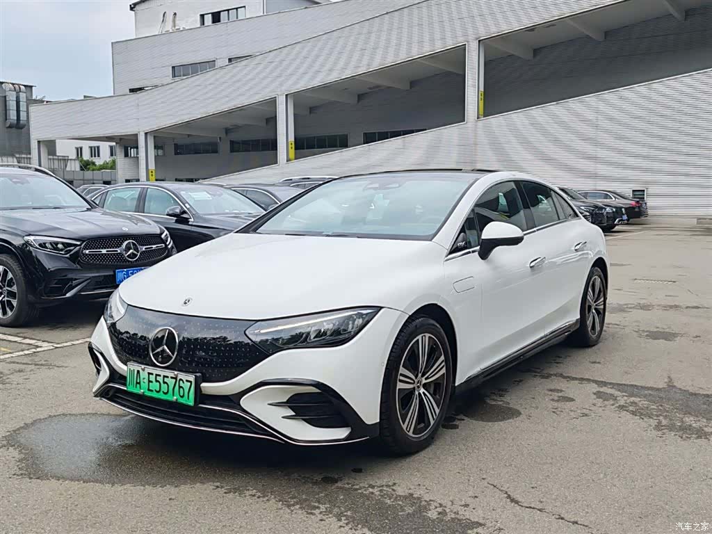 Mercedes-Benz EQE, 2025 1