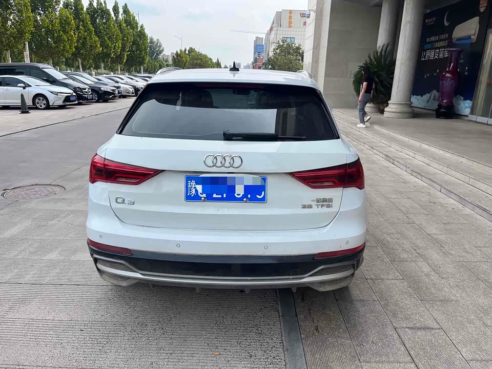 Audi Q3